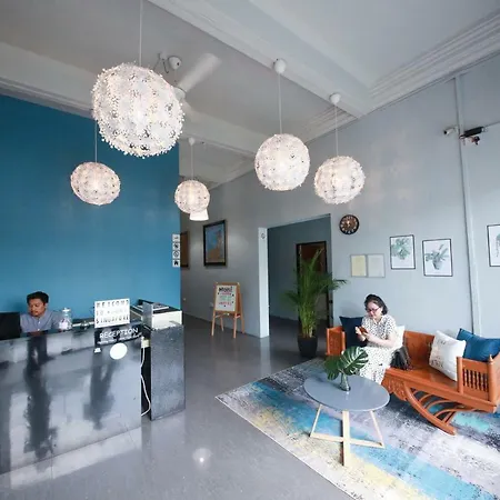 Moni Gallery Hostel-3